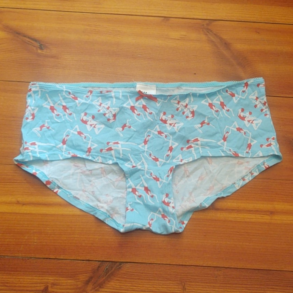Synchronized swimmers! L& xl h&m new old stock